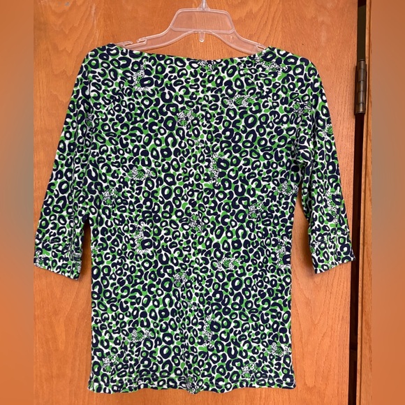 EUC Lilly Pulitzer Cassie top Thrill of the Chaise navy green leopard Med Small - Picture 2 of 4
